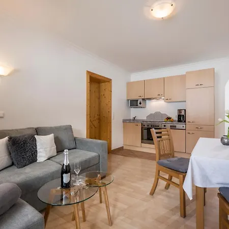 Christine بيرتيساو