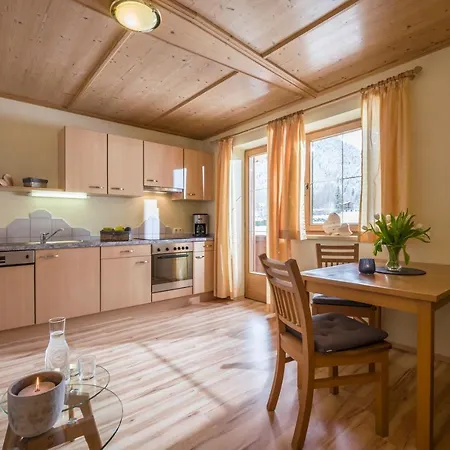 Christine Apartment